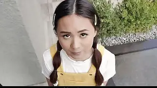 Sevimli Küçük Asyalı Genç Kız Komşu Çift Tarafından Tecavüze Uğradı